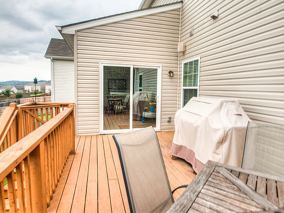 3rd image of 549 Wolfeboro Ln