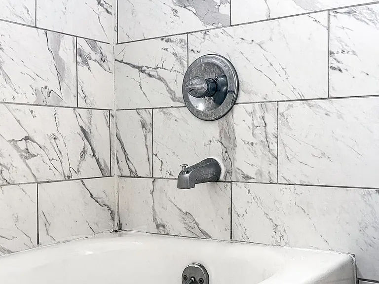 121 W 32nd St #10 — Photo 9