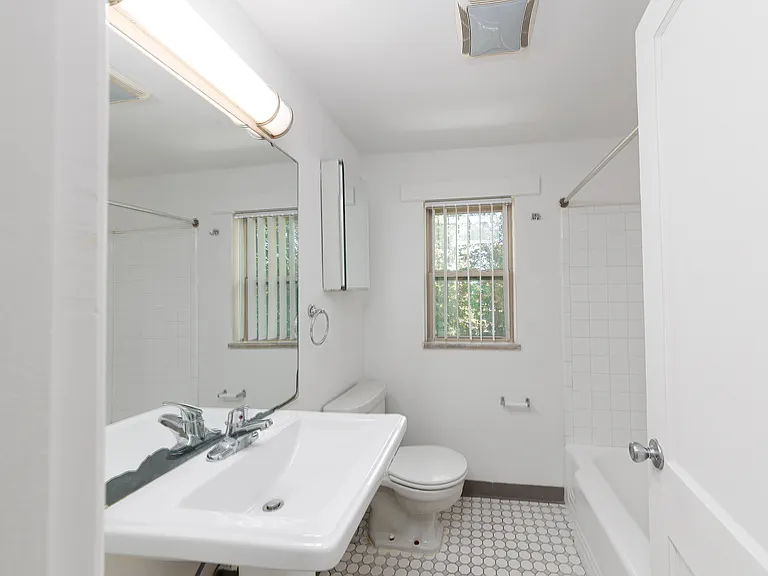 Amber Square Townhomes — Photo 8