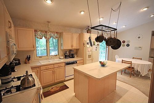 2nd image of 3811 Bruce Dr SW