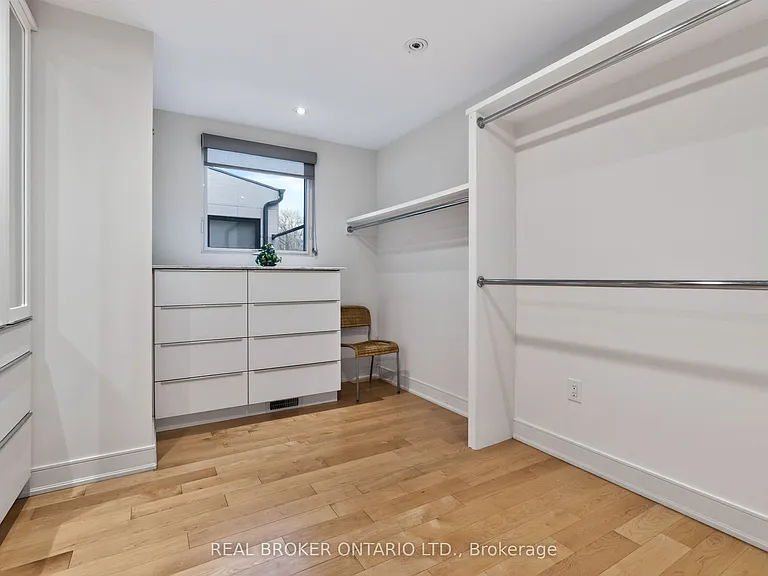 88 Kingsway Way — Photo 24