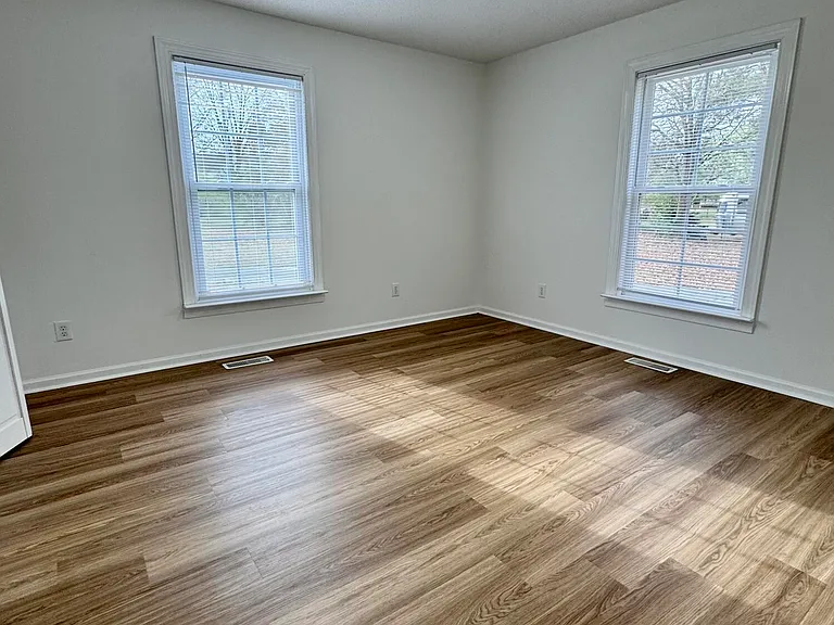 2112 Leon Dr — Photo 28