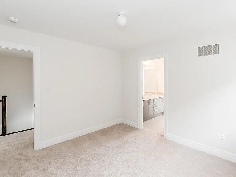 1024 Wickham Rd — Photo 20