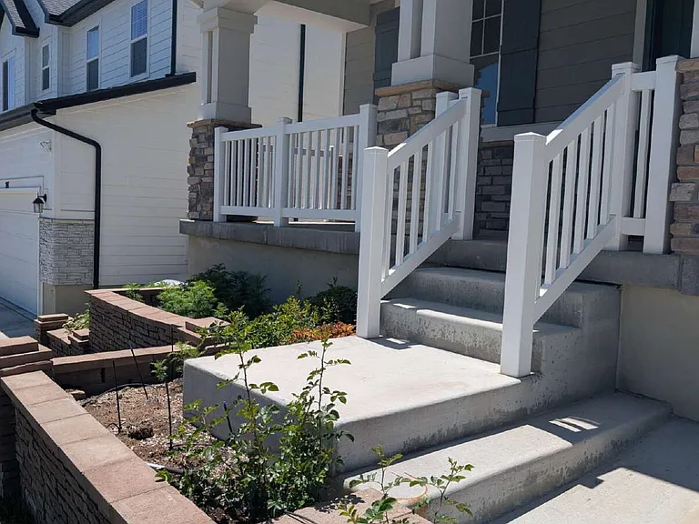 2123 N Wallflower Dr — Photo 2