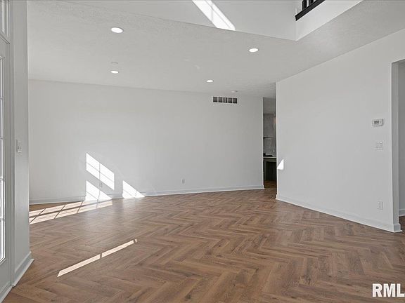 2nd image of 4113 Gaskell Dr