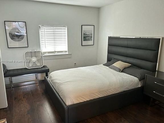 3rd image of 286 NW 57th St #1