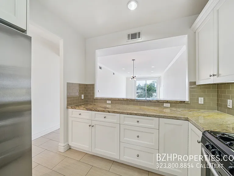 1050 S Holt Ave #404A — Photo 5