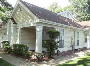 9 Glen Dr, Ridge, NY 11961