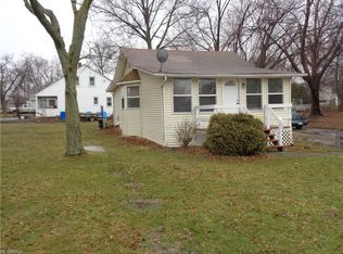 4582 Hawthorne Ave, Sheffield Lake, OH