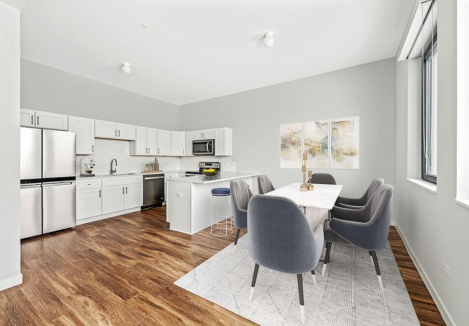 1st image of 1900 W Lawrence Ave #1/1