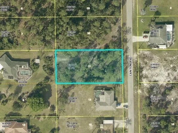 809 Canton Ave, Lehigh Acres, FL 33972