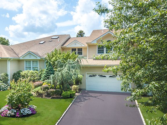 2nd image of 103 Firestone Cir