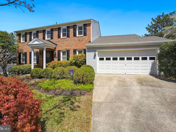 10 Sunrise Ct, Rockville, MD 20854