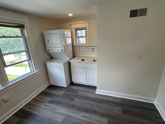 3rd image of 6 Lincoln Ave Floor 2