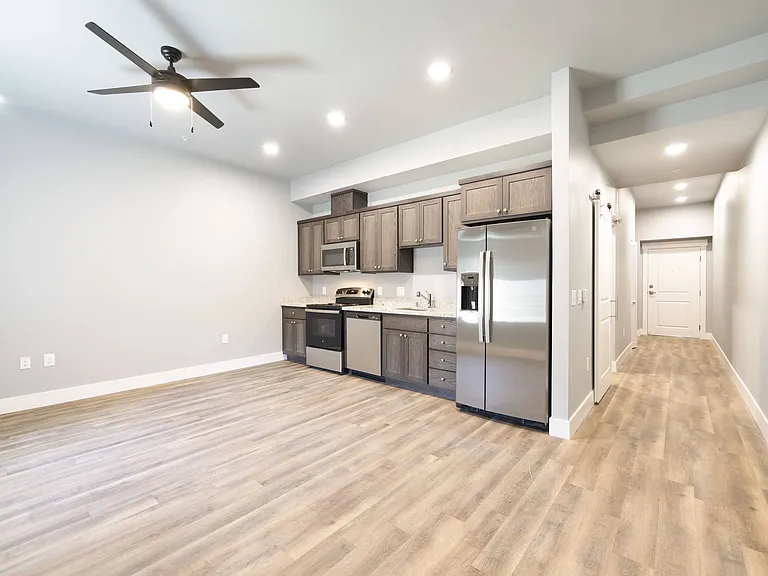 ONE18 West Street Residential — Photo 67