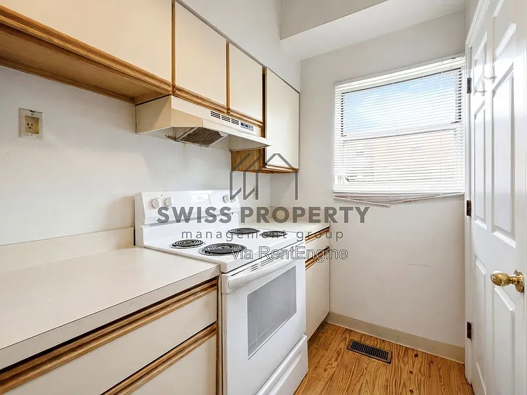 275 E 16th Ave — Photo 7