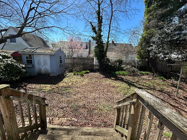 409 E Lorengo Ave — Photo 12
