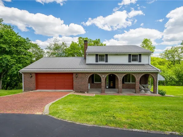 1314 Moreland Dr, Coraopolis, PA 15108