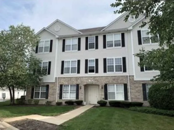 153 N Waters Edge Dr APT C, Glendale Heights, IL 60139