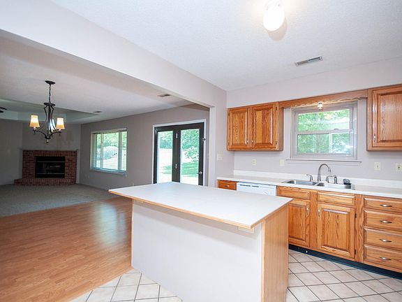 3rd image of 5561 Waterfront Dr N