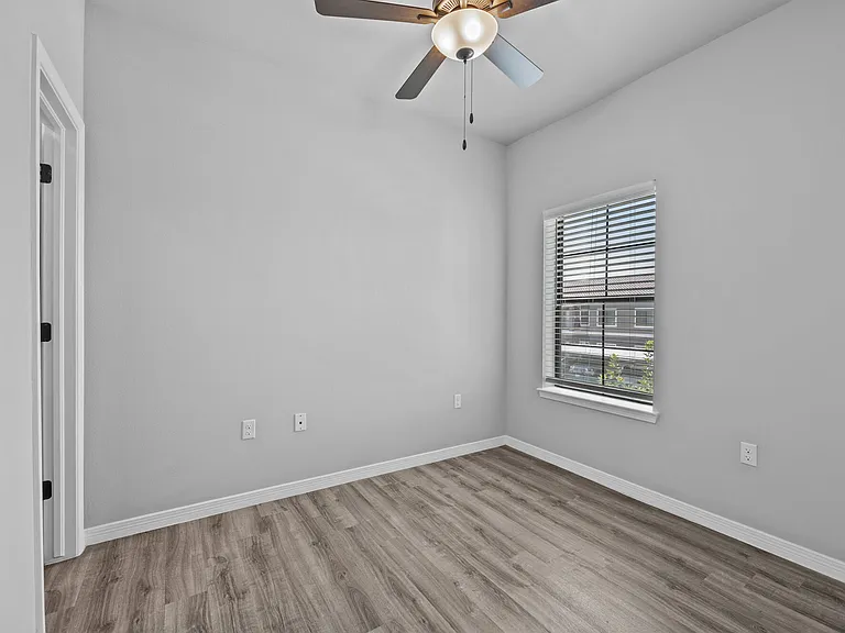 DISTRICT AT PELLICANO — Photo 18