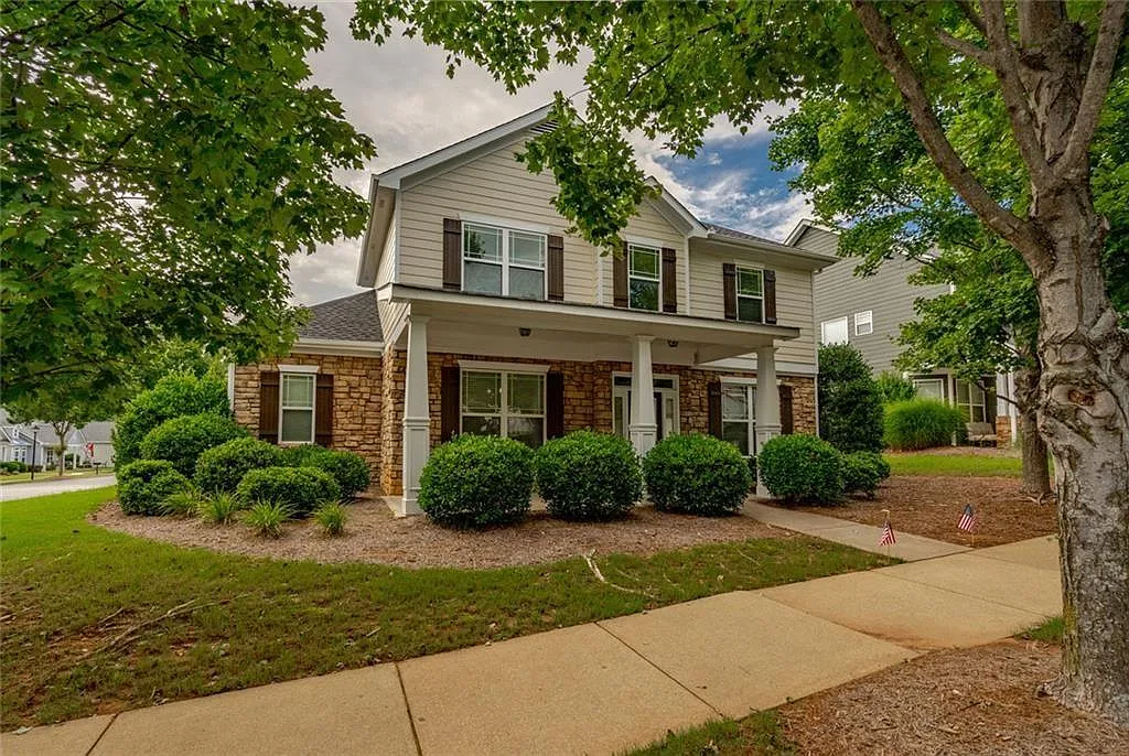 4 bed, 3.5 bath, 2713 sqft, $2,850 — Photo 1