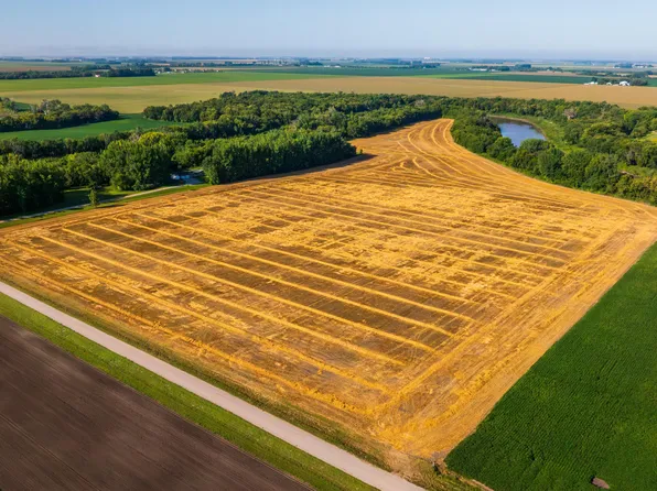 430 Avenue Sw, East Grand Forks, MN 56721