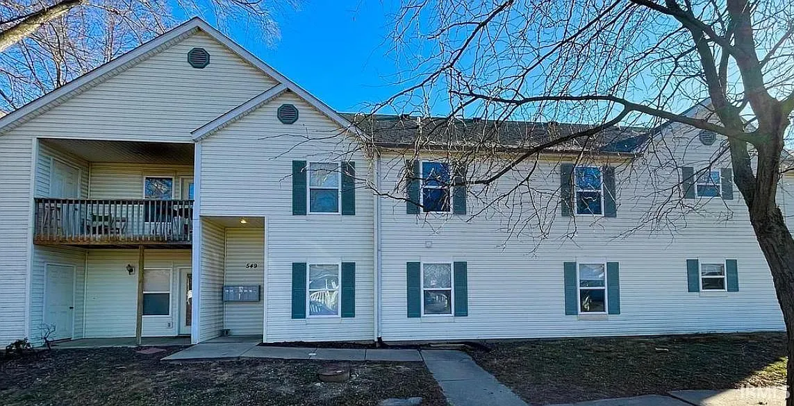 2 bed, 1.0 bath, 1000 sqft, $1,100 — Photo 1
