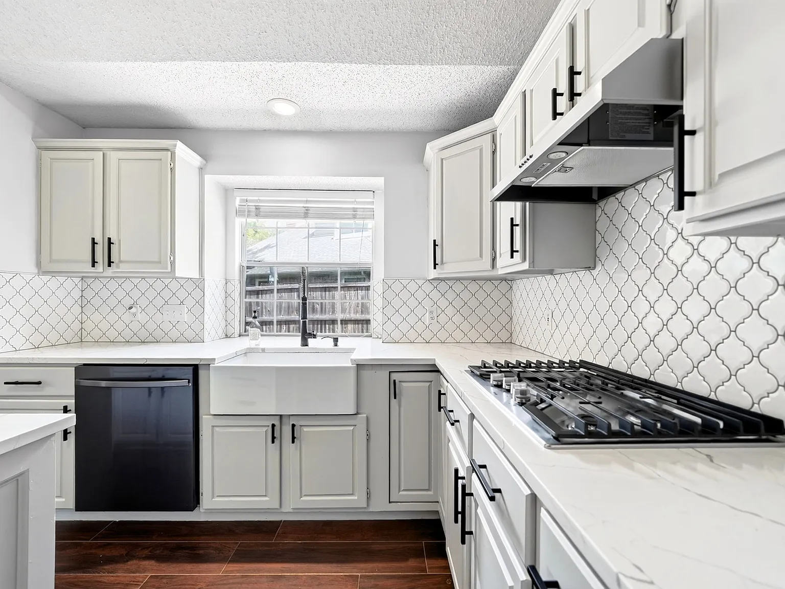 3 bed, 1800 sqft, $2,400 — Photo 3
