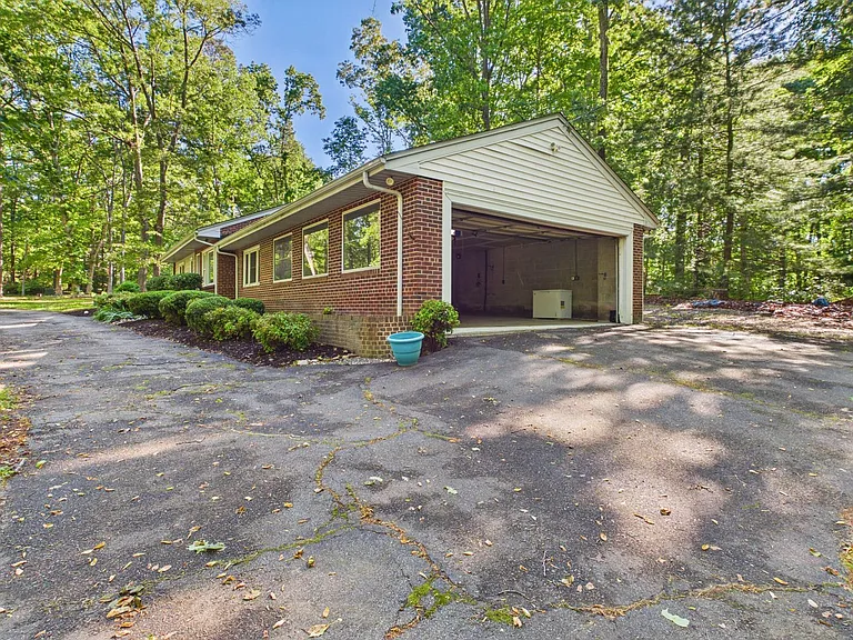 7854 Whitworth Rd — Photo 35