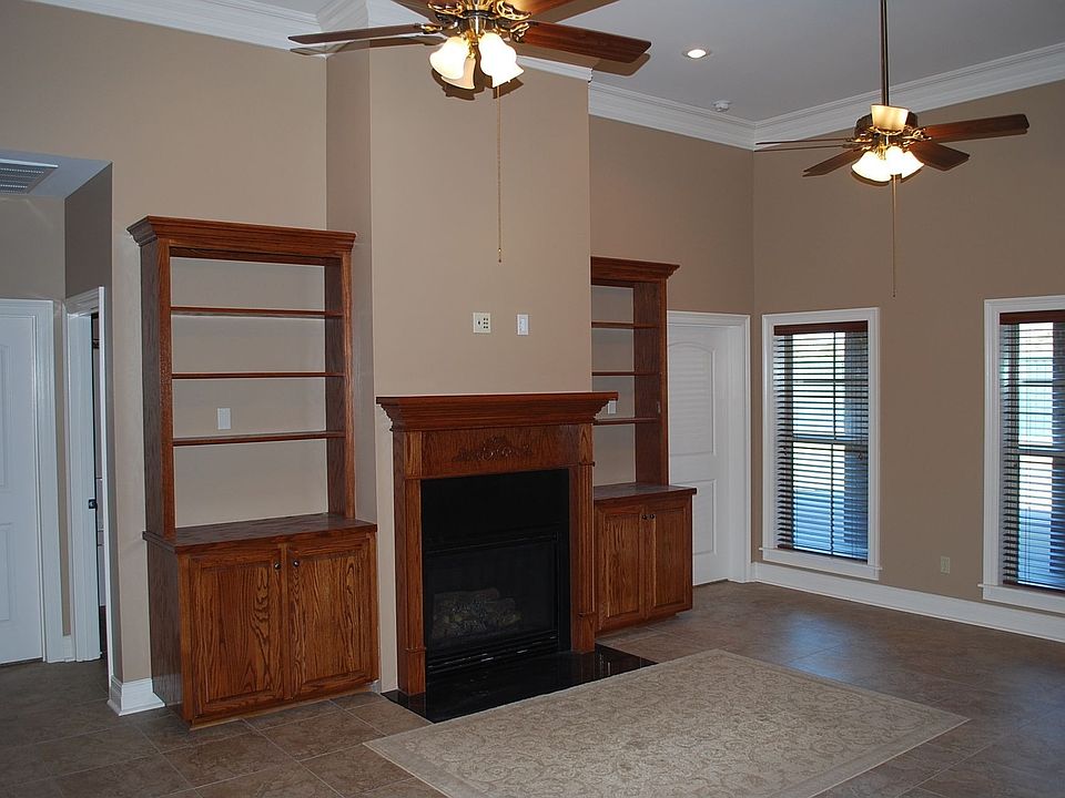 1st image of 2620 Chiara Dr