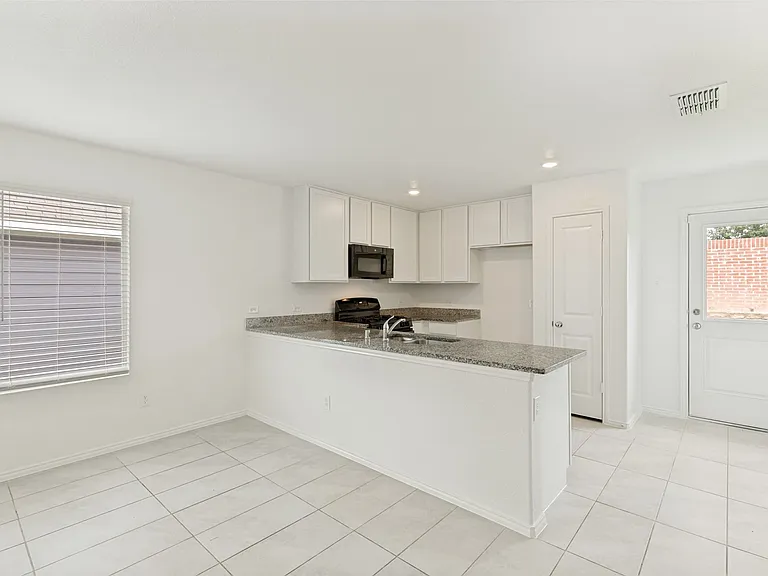 9017 Thrasher Trl — Photo 9