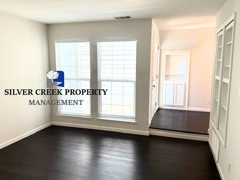 325 Northwood Cmns — Photo 26