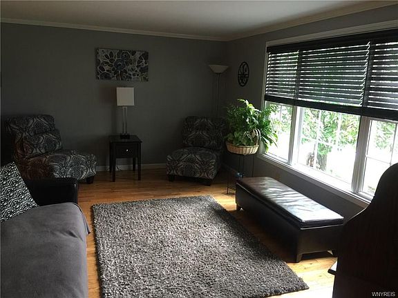3rd image of 226 Brookside Dr
