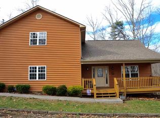 1064 Laurel Ln, Sevierville, TN 37876