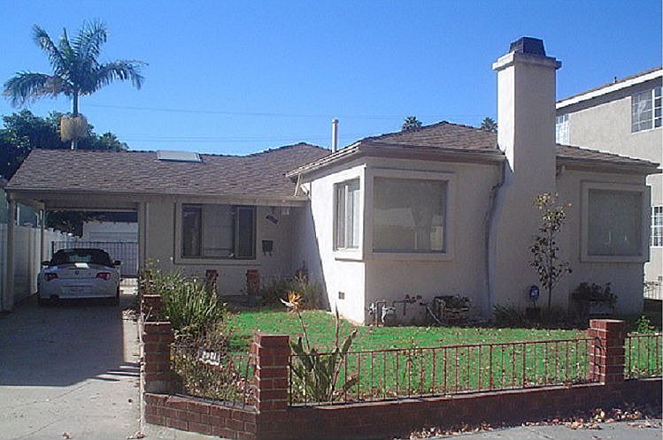 1st image of 2621 S Bentley Ave