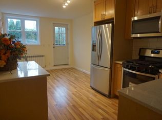 6409 60th Pl, Ridgewood, NY 11385