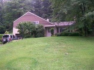 3913 Green Valley Dr, Glenshaw, PA 15116