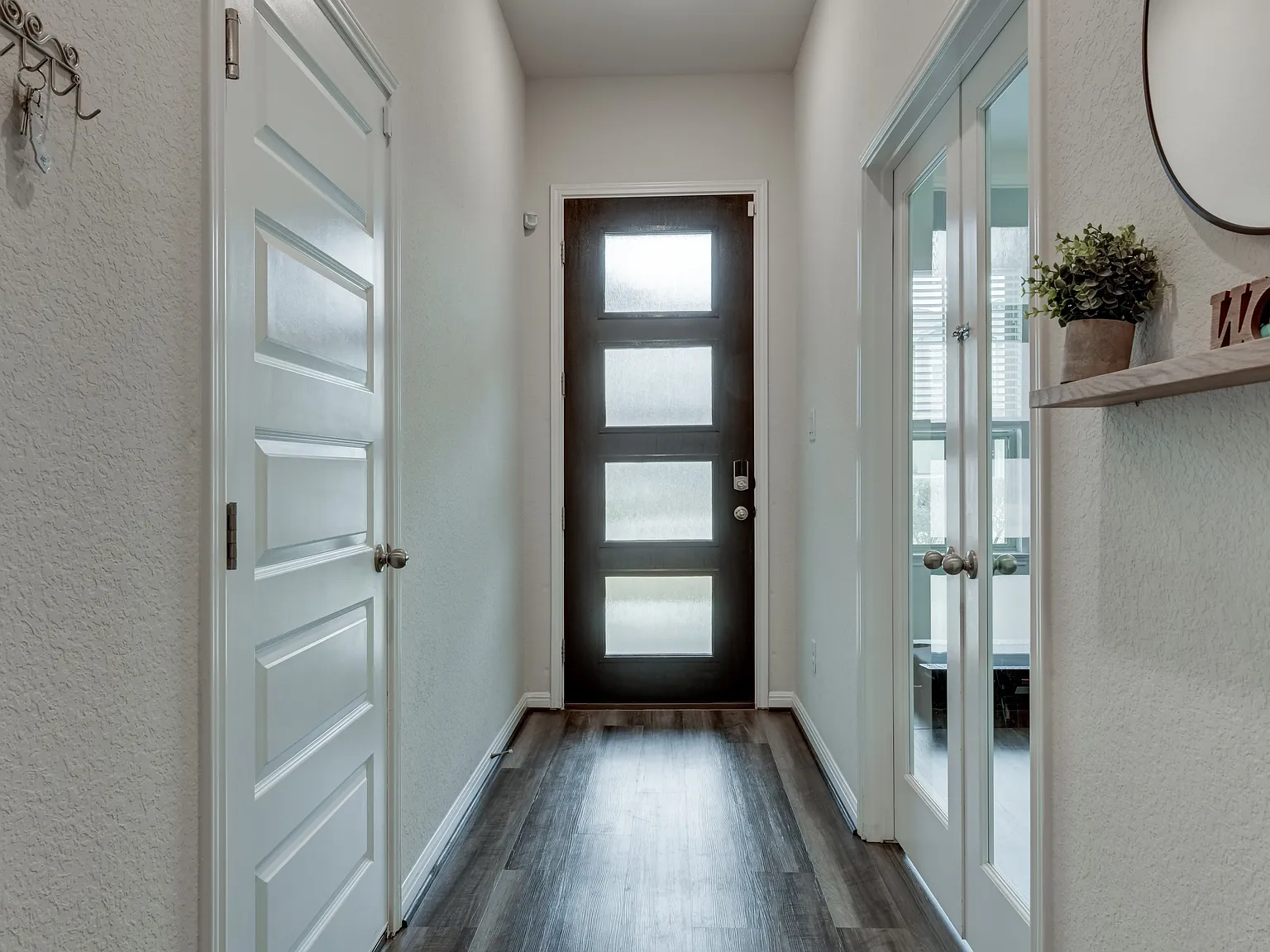 3 bed, 1842 sqft, $1,950 — Photo 3