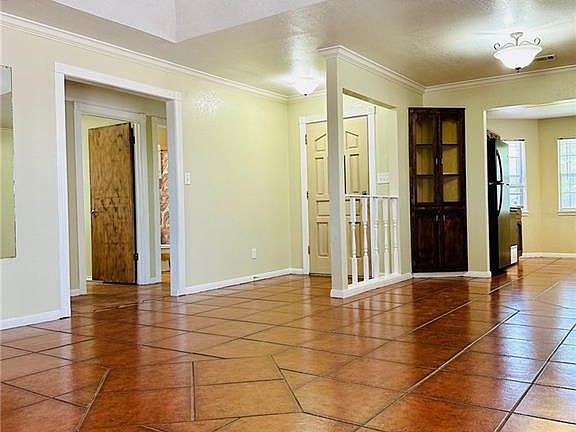 4th image of 1036 E Upas Ave