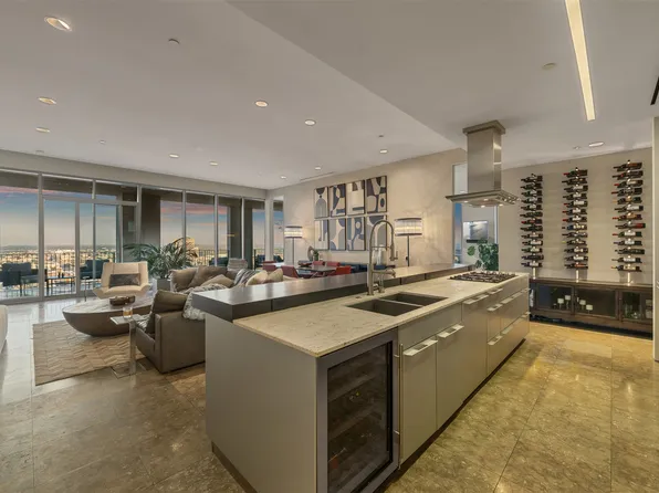 1717 Arts Plz Suite 2202, Dallas, TX 75201