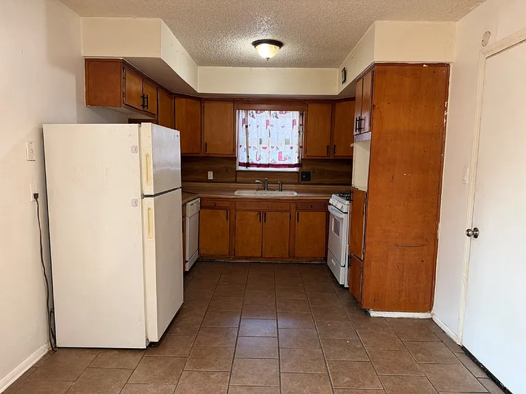 1317 McGregor Dr — Photo 12