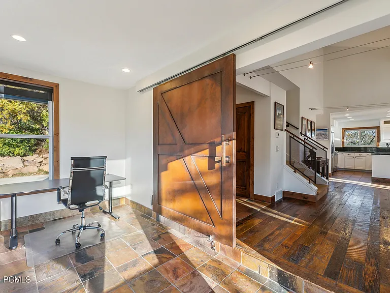 7240 Buckboard Dr — Photo 24