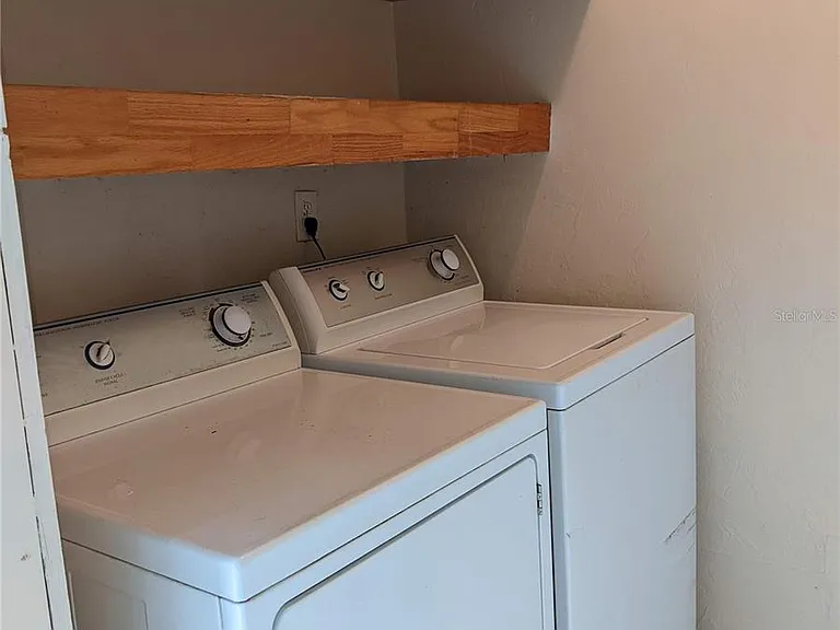 4123 SW 15th Pl #3 — Photo 8