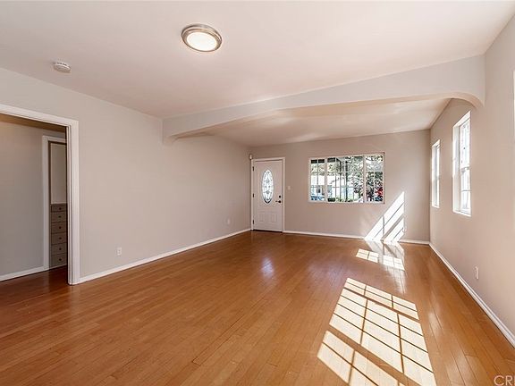 4th image of 2654 Independence Ave