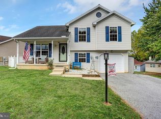 136 S Phillips Ave, Waynesboro, PA 17268