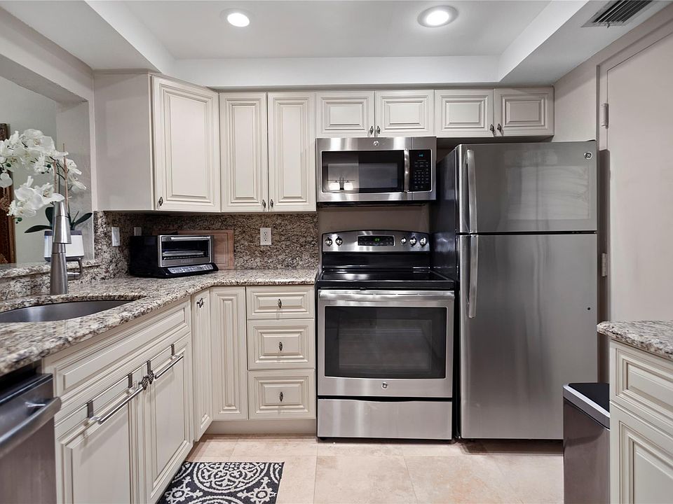 1st image of 4025 N Federal Highway #219-B
