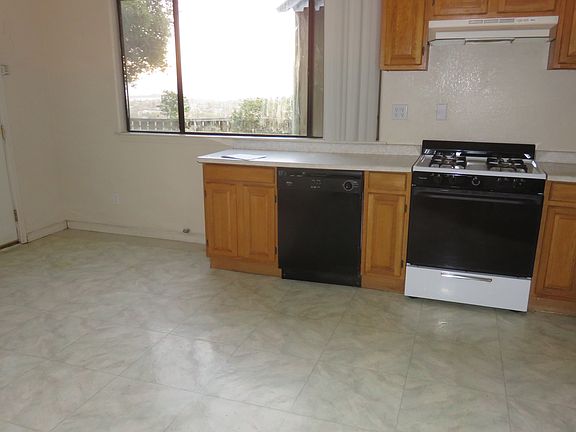 3rd image of 1406 Navellier St #3