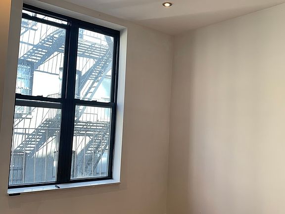 5th image of 7 W 108th St APT 4D