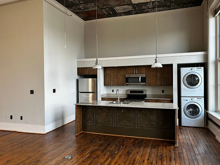 430 S Gay St #303 — Photo 3